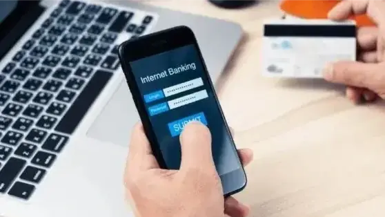 Nhiều ngân hàng thu phí tài khoản không đủ số dư